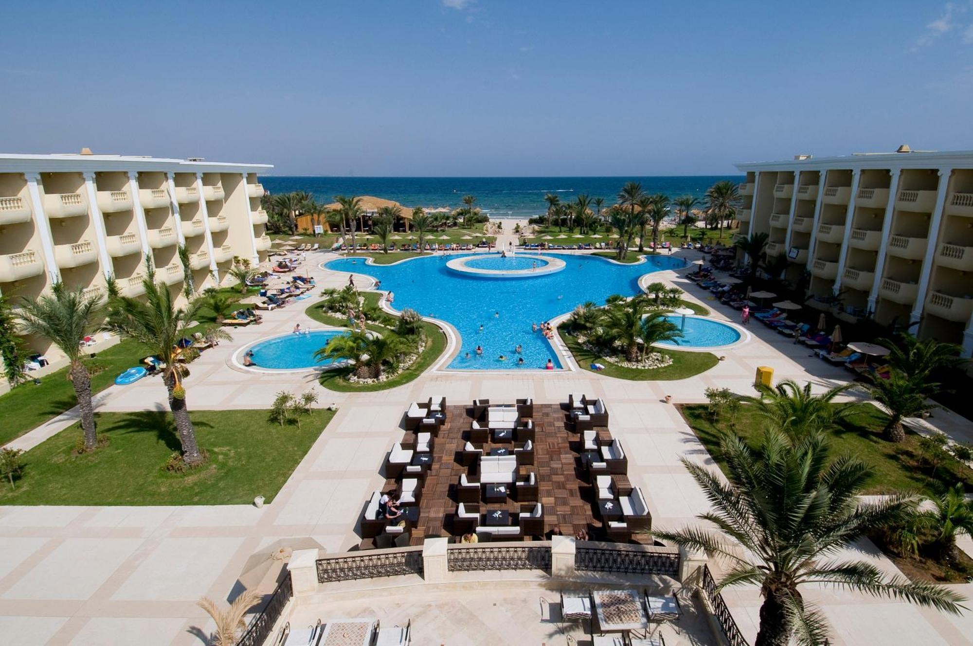 Royal Thalassa Μοναστίρ Εξωτερικό φωτογραφία The swimming pool at the hotel