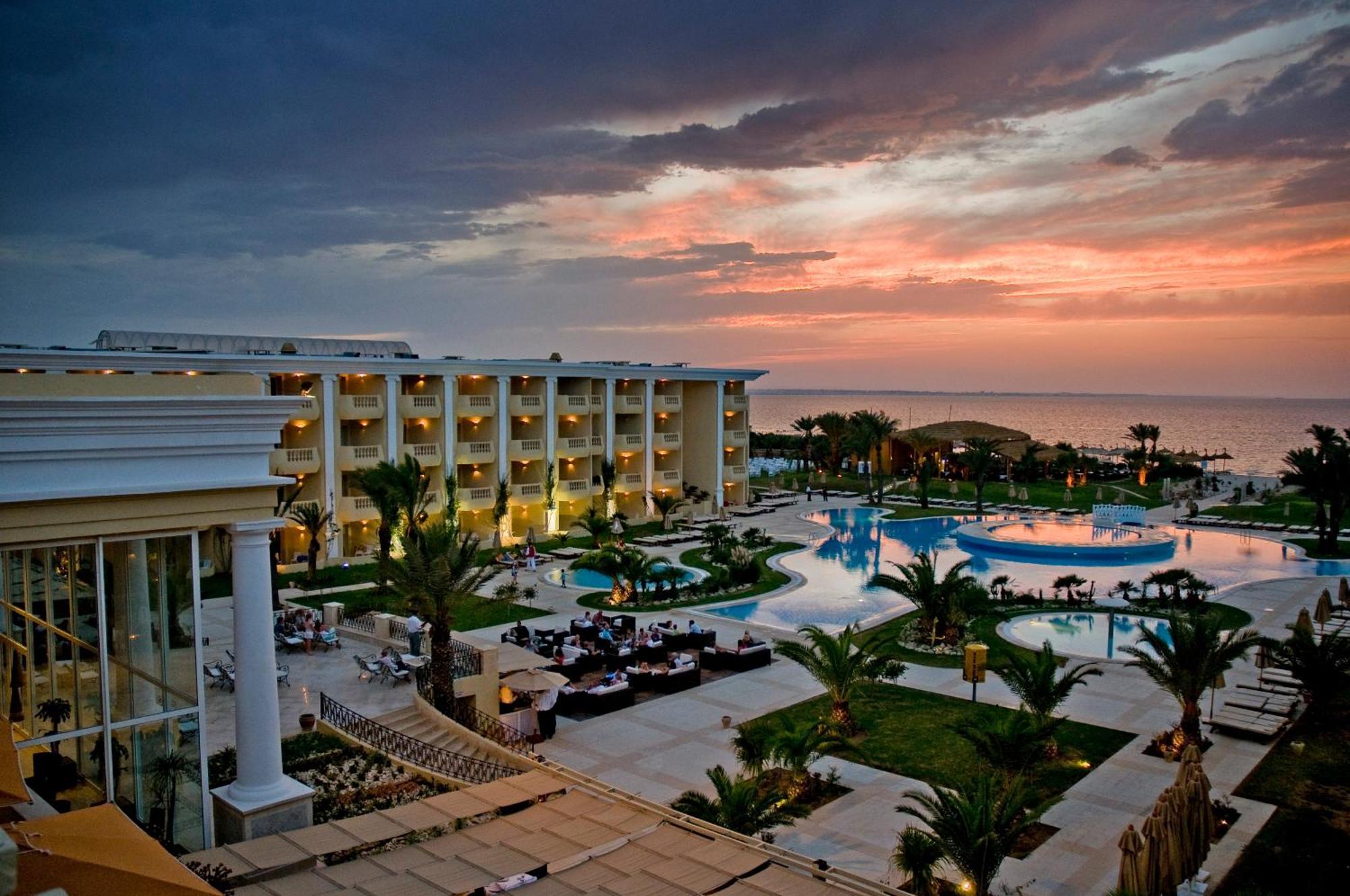 Royal Thalassa Μοναστίρ Εξωτερικό φωτογραφία Sunset at the resort