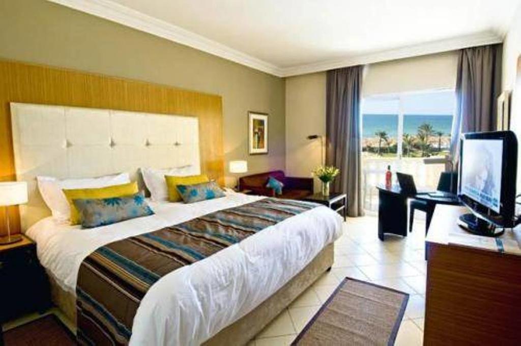 Royal Thalassa Μοναστίρ Δωμάτιο φωτογραφία A room at the hotel