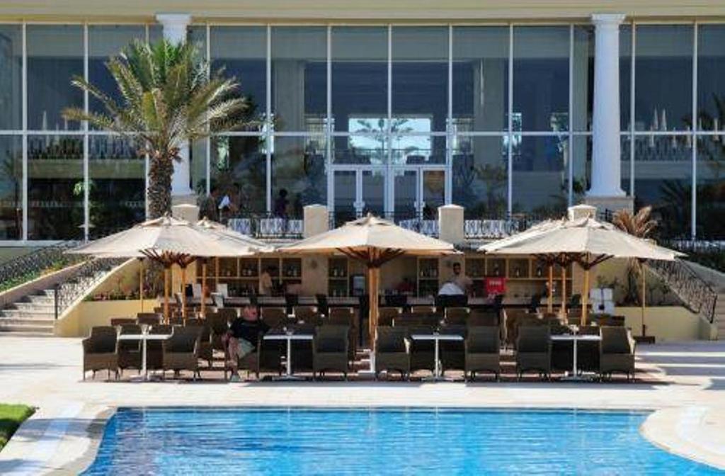 Royal Thalassa Μοναστίρ Εξωτερικό φωτογραφία The pool at the Sheraton Jumeirah Hotel