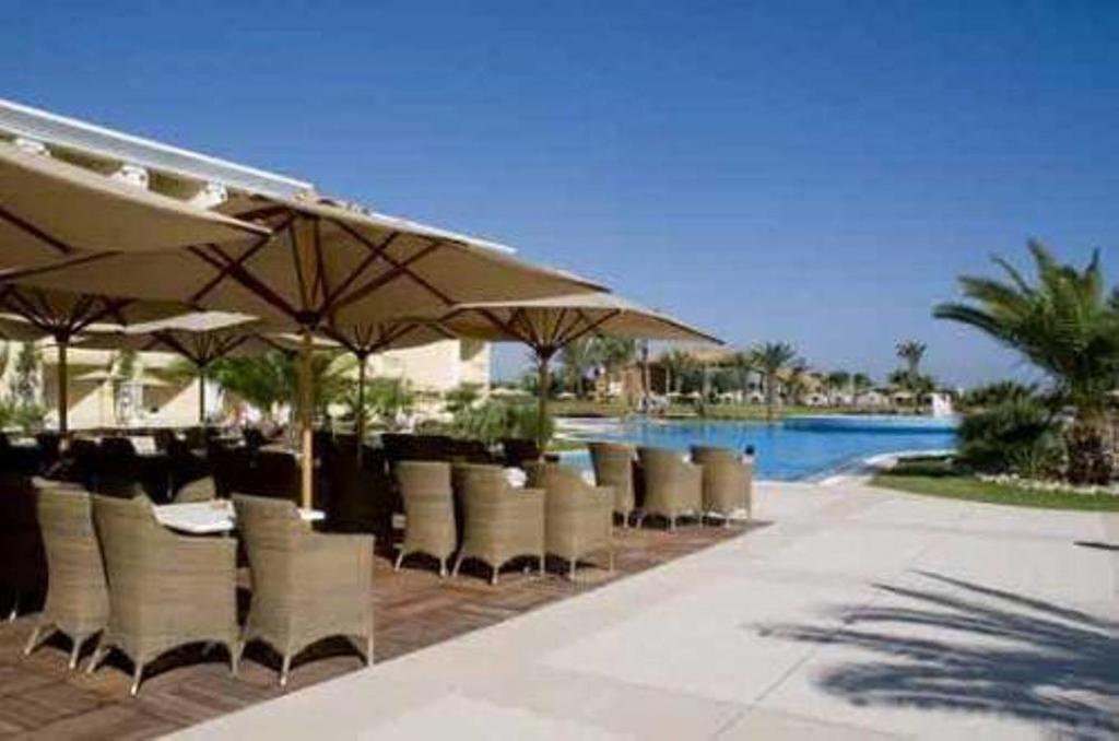 Royal Thalassa Μοναστίρ Εξωτερικό φωτογραφία The pool at the resort